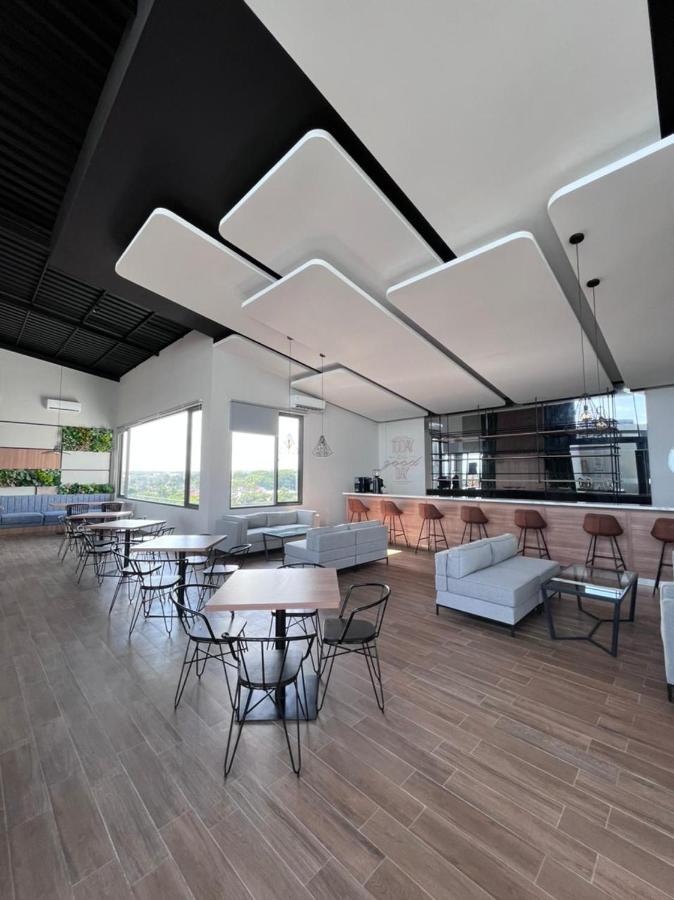 Front One King Hotel Tuban Tuban  Kültér fotó
