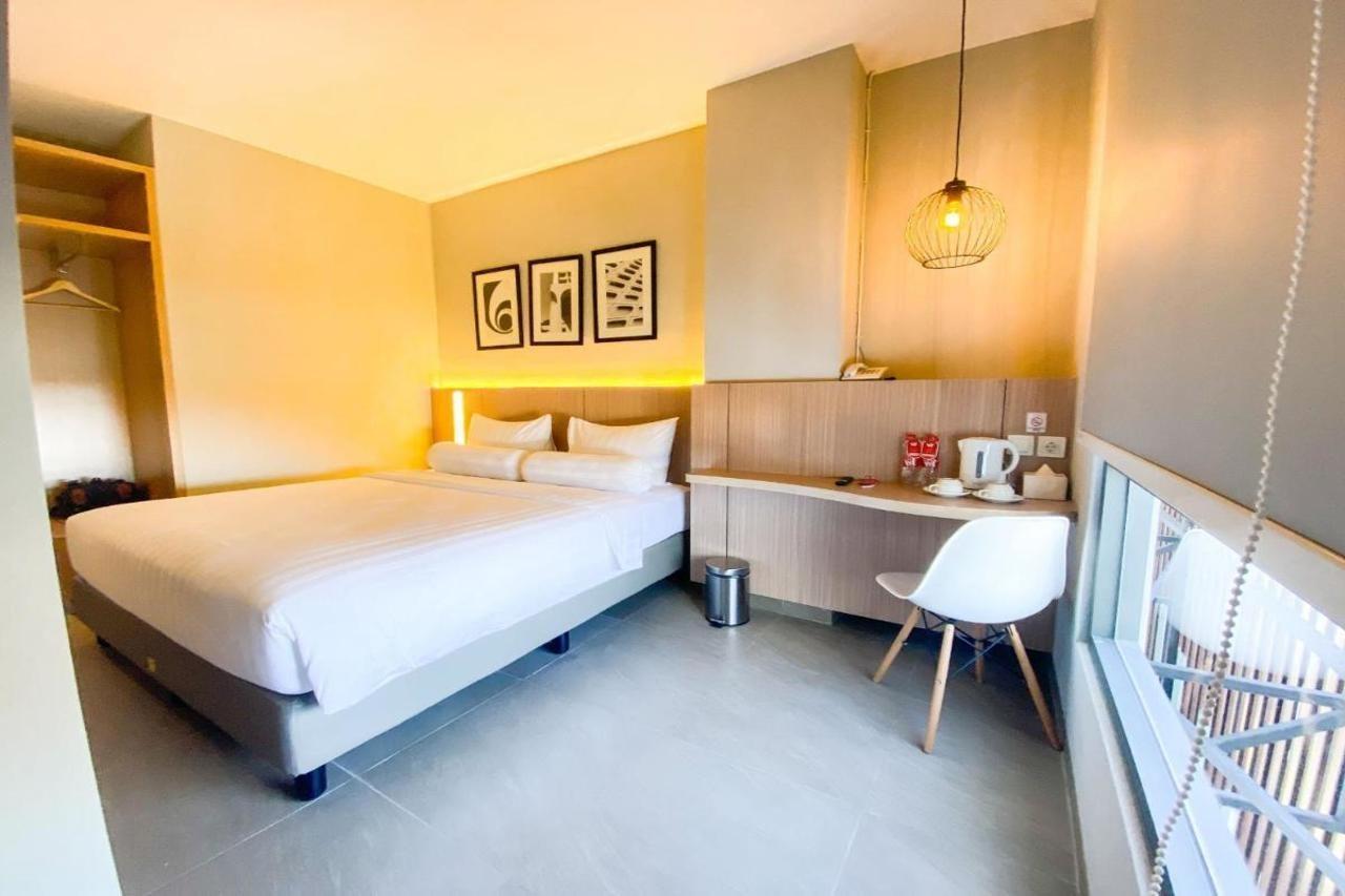Front One King Hotel Tuban Tuban  Kültér fotó