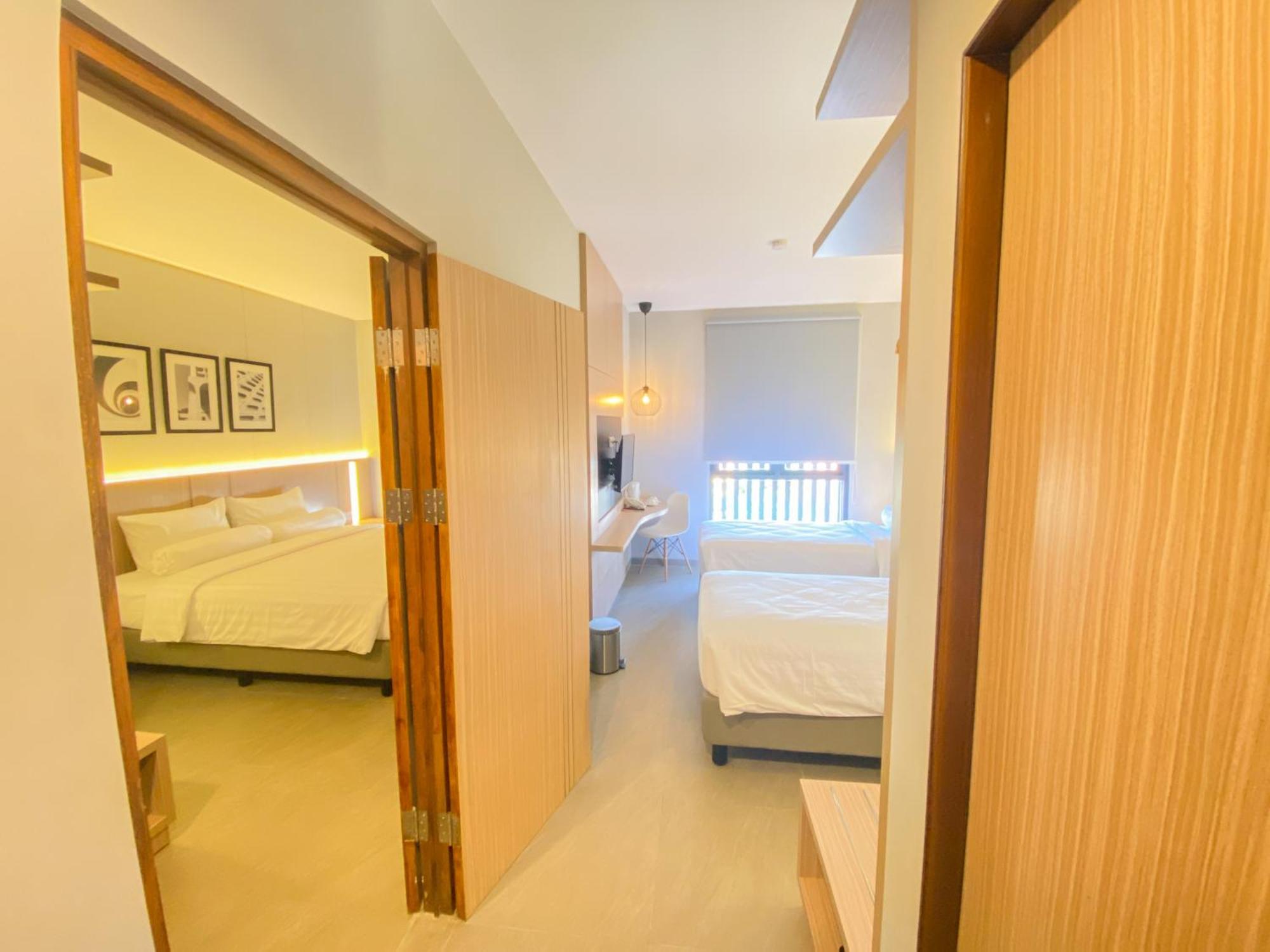Front One King Hotel Tuban Tuban  Kültér fotó